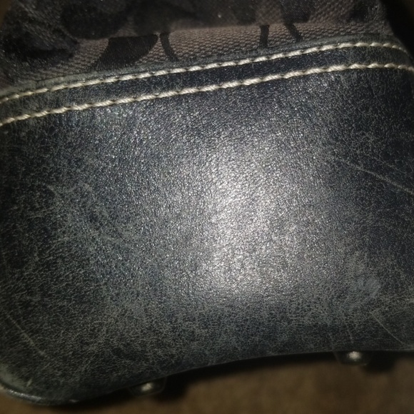 Coach - Picture 6 of 7